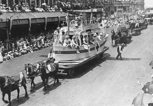 Peace Day Parade, Queen St Brisbane, July 1919 (SLQ image) A Peace Vesper